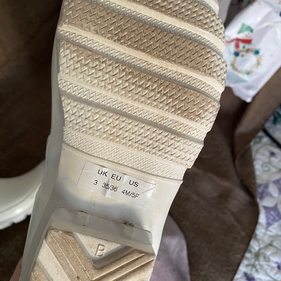 Boots - Picture 7 of 7